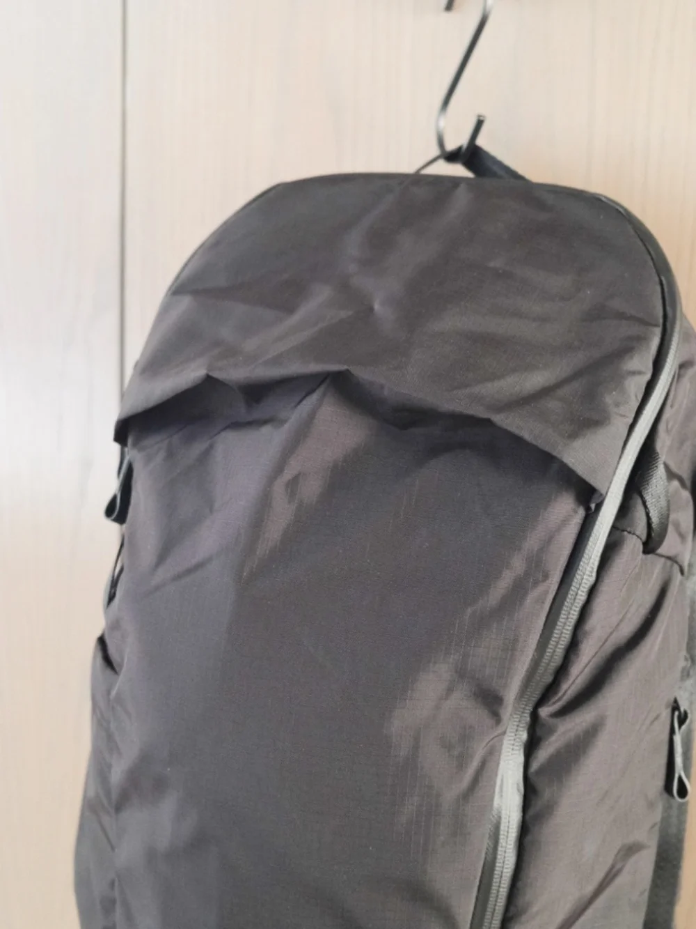 Able Carry Daybreaker 2 25L Minimalist Black Backpack X-pac